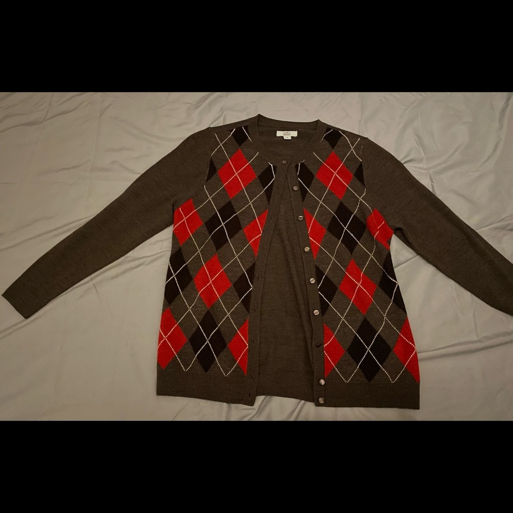 Never worn long sleeved sweater